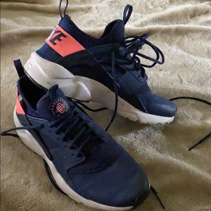 Blue Air huaraches great condition